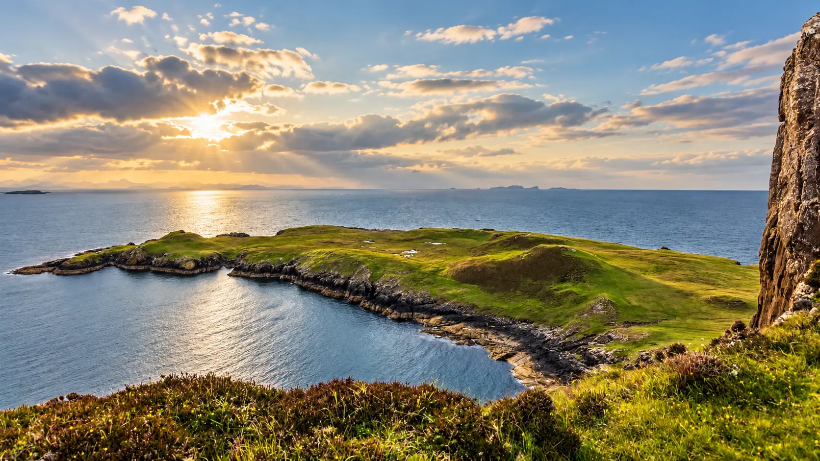 Rubha Hunish Walk: Skye’s Lookout Over the Little Minch